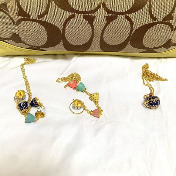 Multicolor Teacups & Saucers Necklace Drop Pendant Enameled Cups Gold Tone Chain - Picture 15 of 15